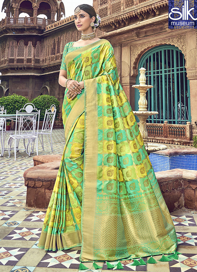 14081 Traditional Green Color Silk Fabric Designer Wedding Wear Saree