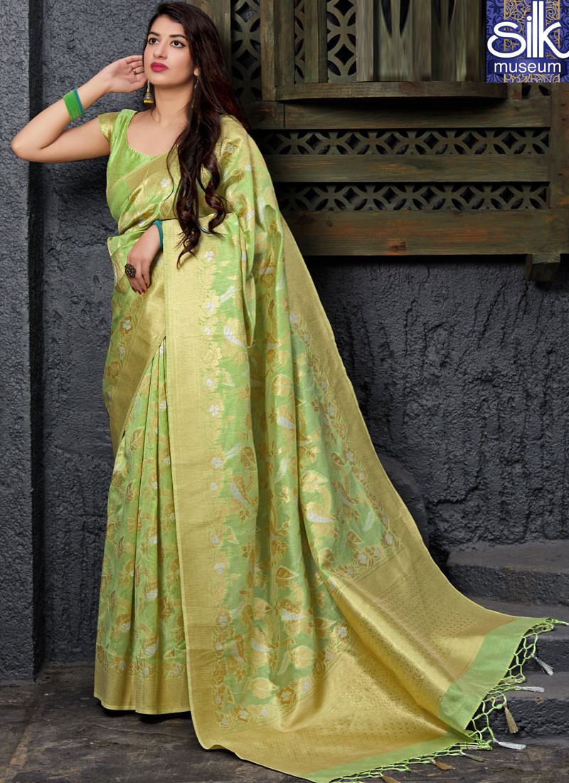 14205 Outstanding Green Color Banarasi Silk Designer Traditional Saree