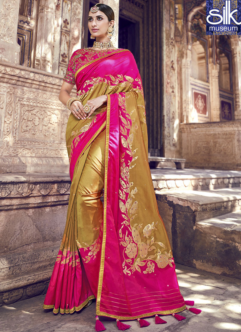Beautiful Magenta With Gold Color Pure Banarasi Silk Traditional Saree